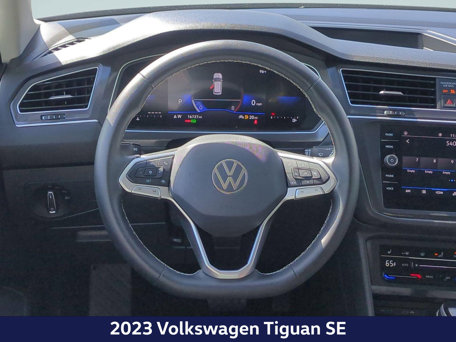 Used 2023 Volkswagen Tiguan SE FWD image 12