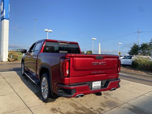 Used 2022 GMC Sierra 1500 Denali w/ Driver Alert Package II AWD/4WD image 9