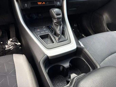Used 2021 Toyota RAV4 XLE image 21