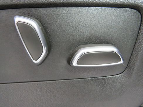 Used 2022 GMC Yukon XL Denali w/ Advanced Technology Package image 42