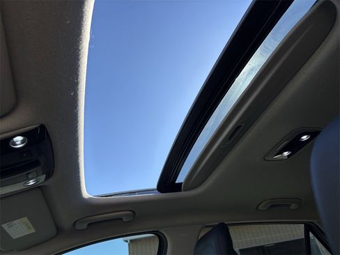 Used 2023 Kia Niro SX Touring image 23