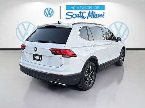 Used 2018 Volkswagen Tiguan SE w/ 18" Alloy Wheels Package image 7