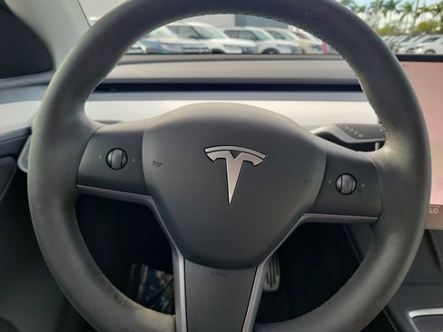 Used 2023 Tesla Model Y Long Range image 17