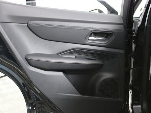 Used 2024 Nissan Ariya FWD image 27