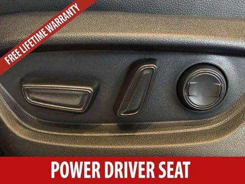 Used 2025 Toyota Camry SE FWD image 7