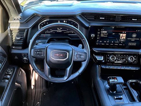 Certified 2022 GMC Sierra 1500 AT4 w/ AT4 Preferred Package image 5