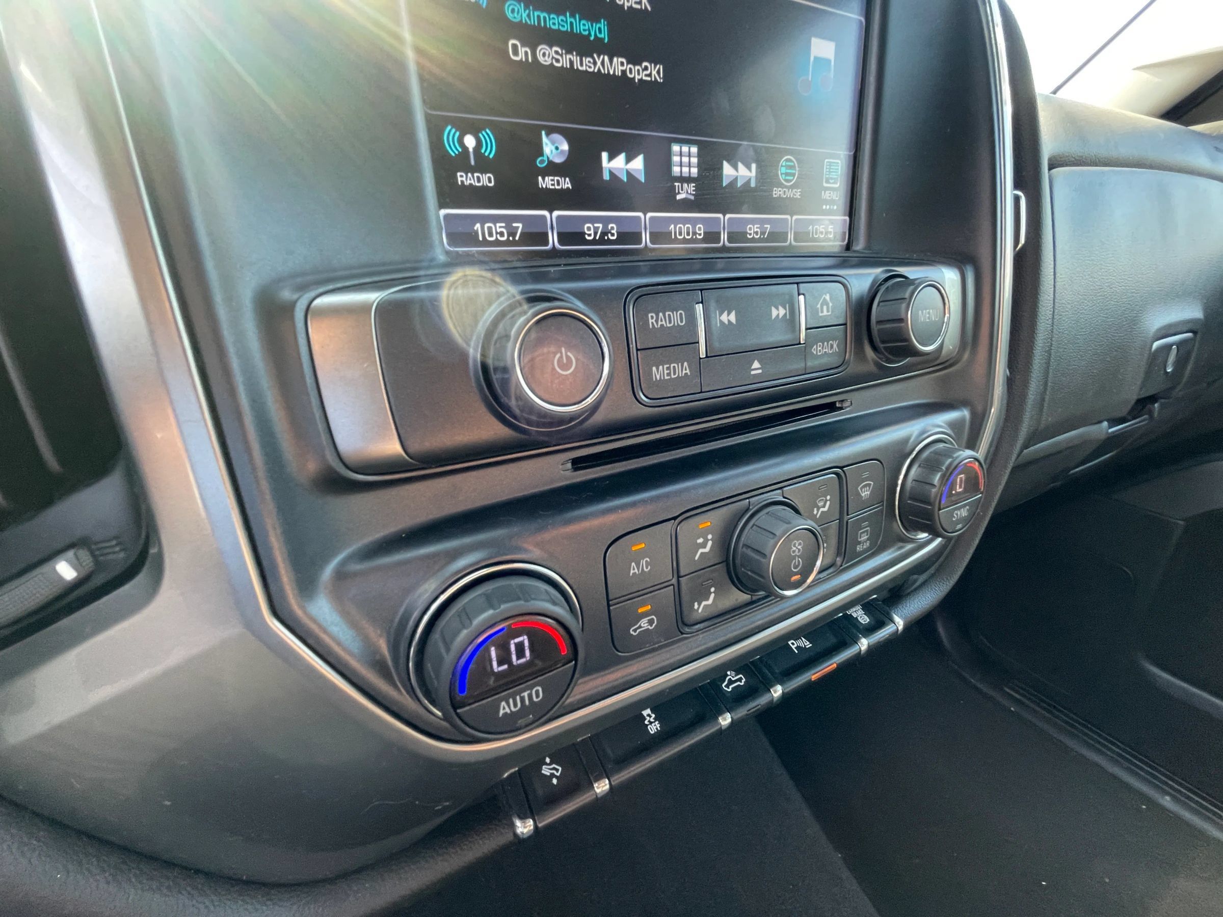 Used 2018 Chevrolet Silverado 2500 LT w/ LT Convenience Package AWD/4WD image 14