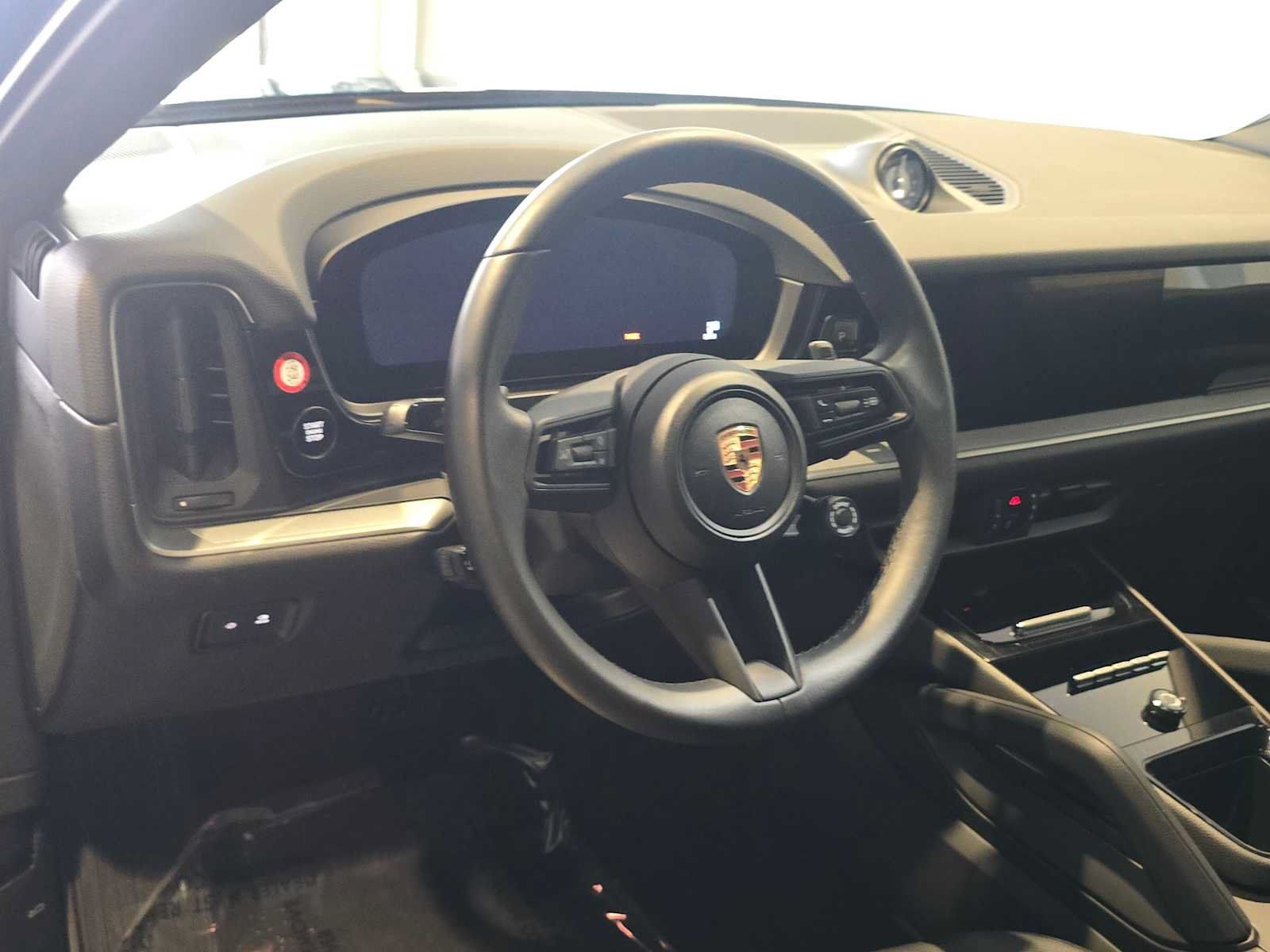 Used 2025 Porsche Cayenne E-Hybrid Coupe AWD/4WD image 4
