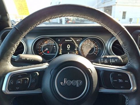 Used 2023 Jeep Wrangler Unlimited Sahara w/ Cold Weather Group AWD/4WD image 21