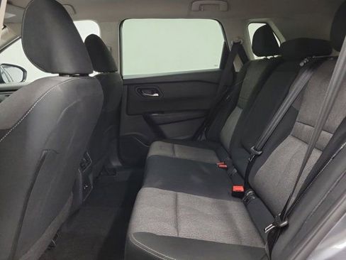 Used 2025 Nissan Rogue SV FWD image 11