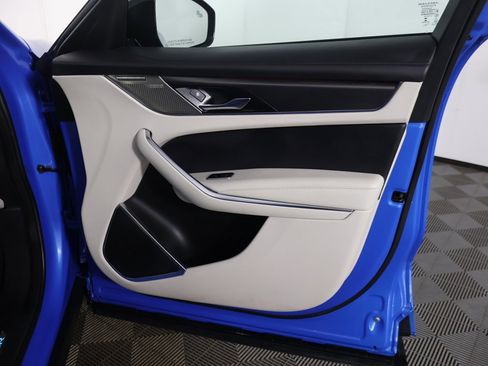 Used 2022 Jaguar F-PACE SVR image 29