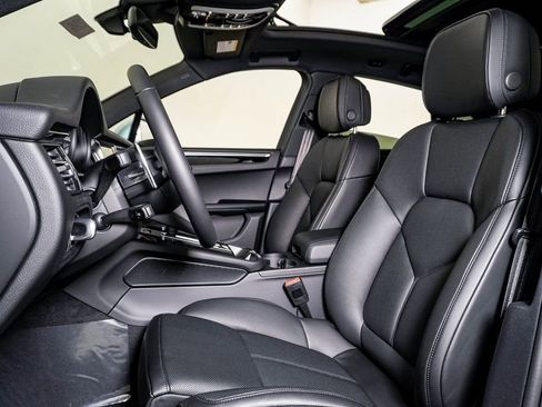 New 2026 Porsche Macan image 5