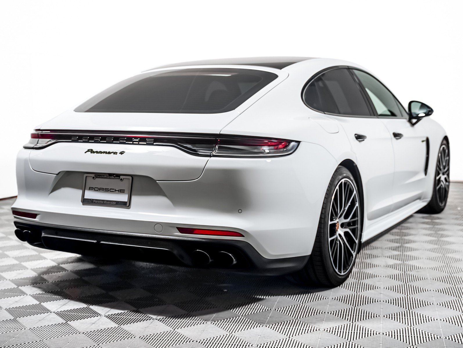 Certified 2023 Porsche Panamera 4 AWD/4WD image 10