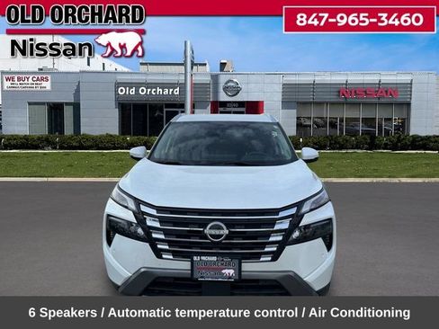 Used 2024 Nissan Rogue SL AWD/4WD image 2