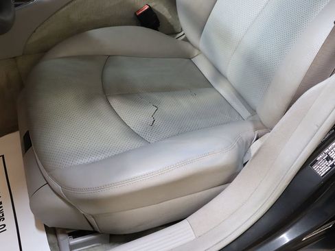 Used 2005 Mercedes-Benz E 320 CDI Sedan image 32