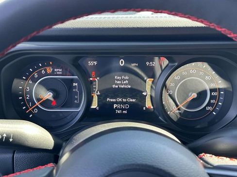 Used 2024 Jeep Gladiator Rubicon w/ Technology Group image 26