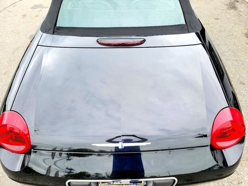 Used 2004 Ford Thunderbird Deluxe image 18