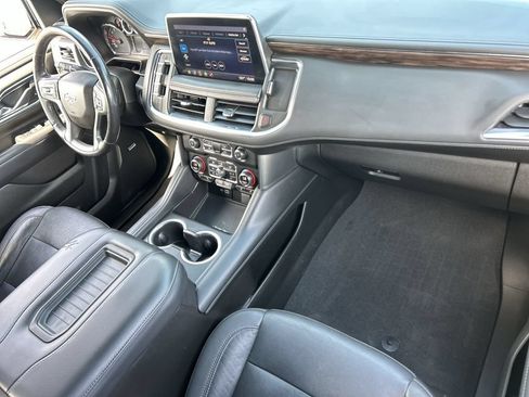 Used 2021 Chevrolet Tahoe Z71 w/ Luxury Package AWD/4WD image 29