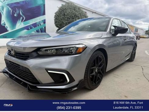 Used 2022 Honda Civic Sport image 2