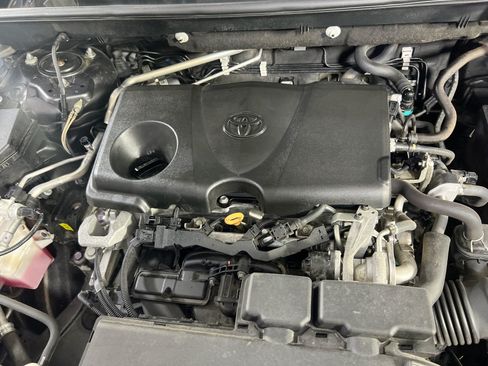 Used 2019 Toyota RAV4 XLE Premium w/ Cold Weather Package AWD/4WD image 29