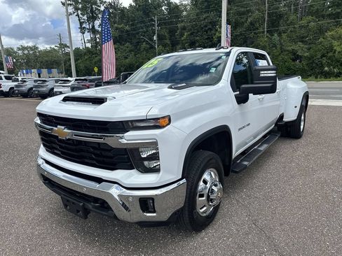 Used 2025 Chevrolet Silverado 3500 LT w/ Safety Package AWD/4WD image 12