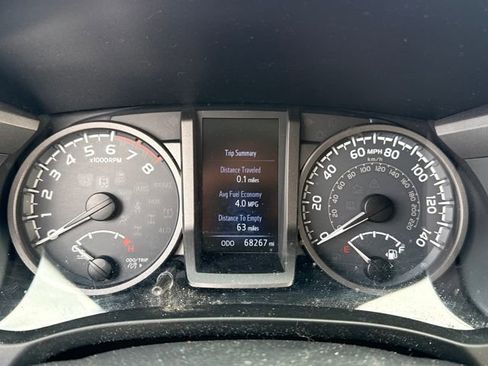 Used 2017 Toyota Tacoma TRD Sport w/ Tow Package (A/T) image 24