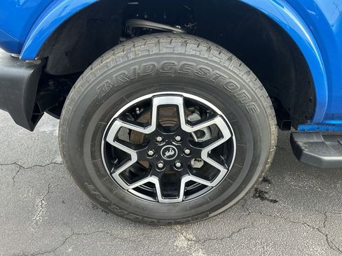 Used 2023 Ford Bronco Outer Banks image 10