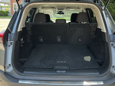 Used 2023 Nissan Rogue SV AWD/4WD image 6
