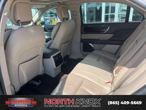 Used 2017 Lincoln Continental Select FWD image 18