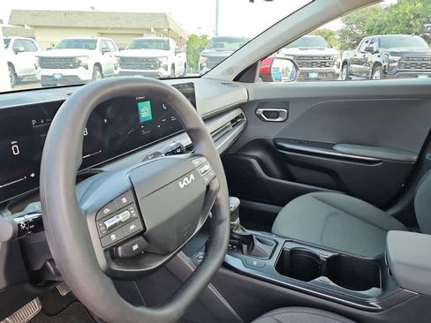 Used 2025 Kia K4 FWD image 10