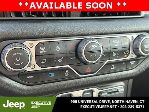 Used 2024 Jeep Wrangler Unlimited image 19