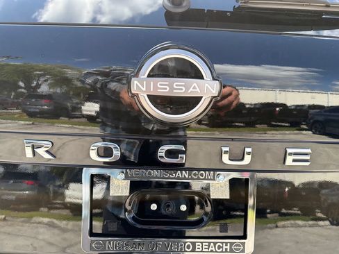 Used 2023 Nissan Rogue SV FWD image 10
