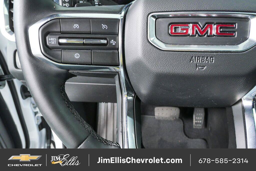 Certified 2025 GMC Acadia Elevation FWD image 11