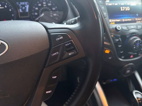 Used 2015 Hyundai Veloster Turbo image 21