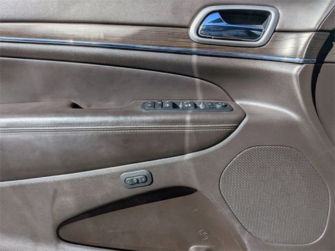 Used 2018 Jeep Grand Cherokee Overland image 28