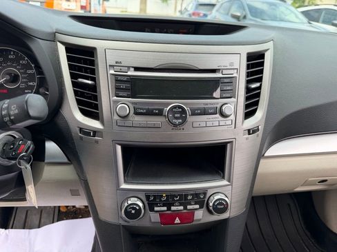 Used 2011 Subaru Outback 2.5i AWD/4WD image 27