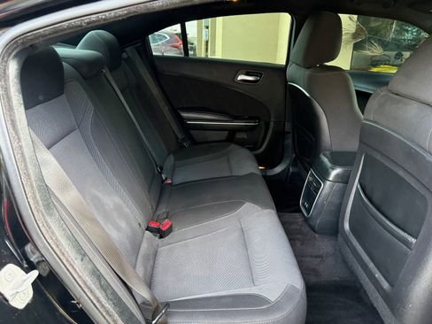 Used 2017 Dodge Charger SXT w/ Navigation & Travel Group image 19