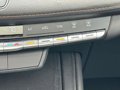 Used 2021 Cadillac XT4 Sport image 27