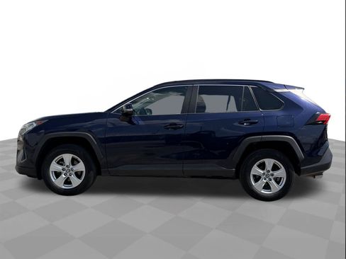 Used 2021 Toyota RAV4 XLE AWD/4WD image 2