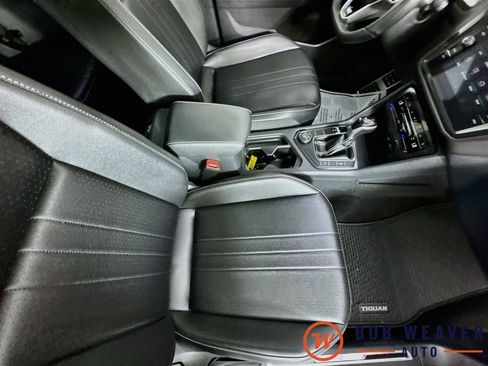 Used 2024 Volkswagen Tiguan SE R-Line AWD/4WD image 36