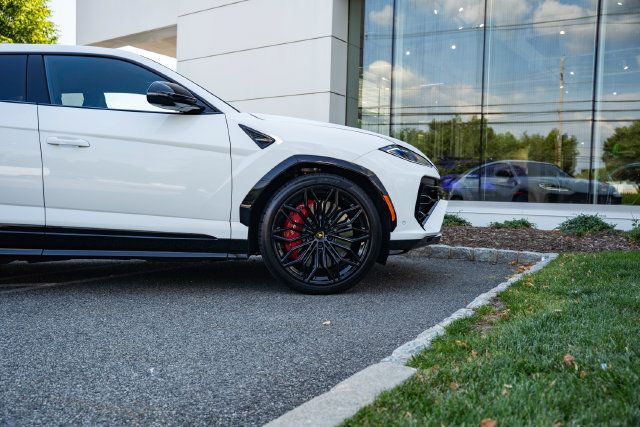 Used 2025 Lamborghini Urus SE AWD/4WD image 15