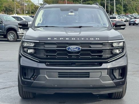 New 2025 Ford Expedition Active image 19