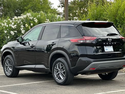 Used 2023 Nissan Rogue S AWD/4WD image 6