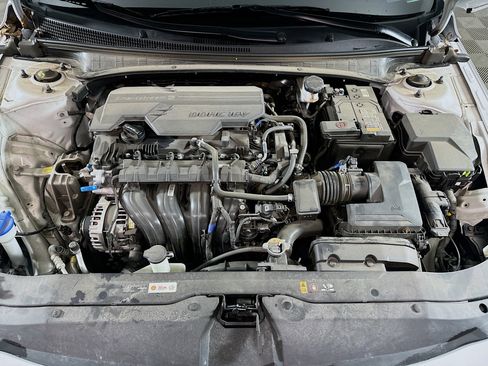 Used 2025 Hyundai Elantra SEL image 34