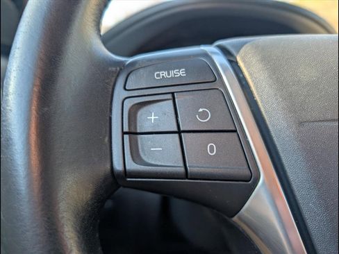 Used 2017 Volvo XC60 T6 Dynamic w/ Preferred Option Package image 12