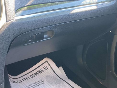 Used 2023 Chrysler 300 Touring L w/ Comfort Group image 30