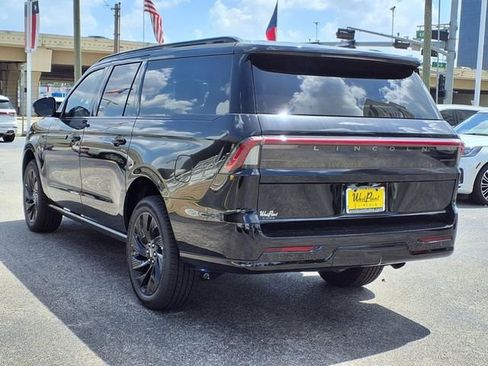 New 2025 Lincoln Navigator L Reserve w/ Jet Appearance Package AWD/4WD image 4