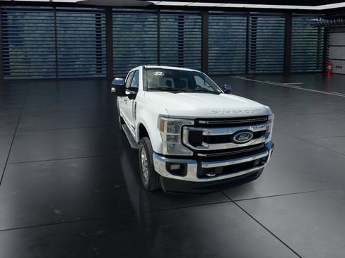 Used 2022 Ford F250 XLT w/ XLT Premium Package AWD/4WD image 2