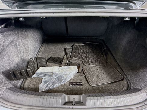 Certified 2021 Volkswagen Jetta SE w/ SE Cold Weather Package FWD image 24