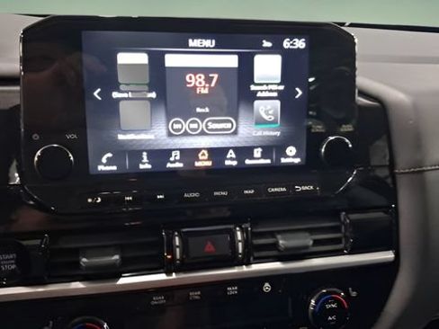 Used 2025 Nissan Pathfinder SL w/ Cargo Package FWD image 9